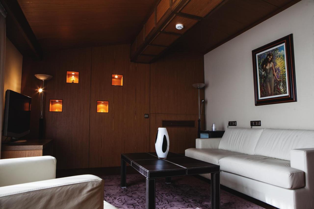 Hotel Rios San Adrian  Bagian luar foto