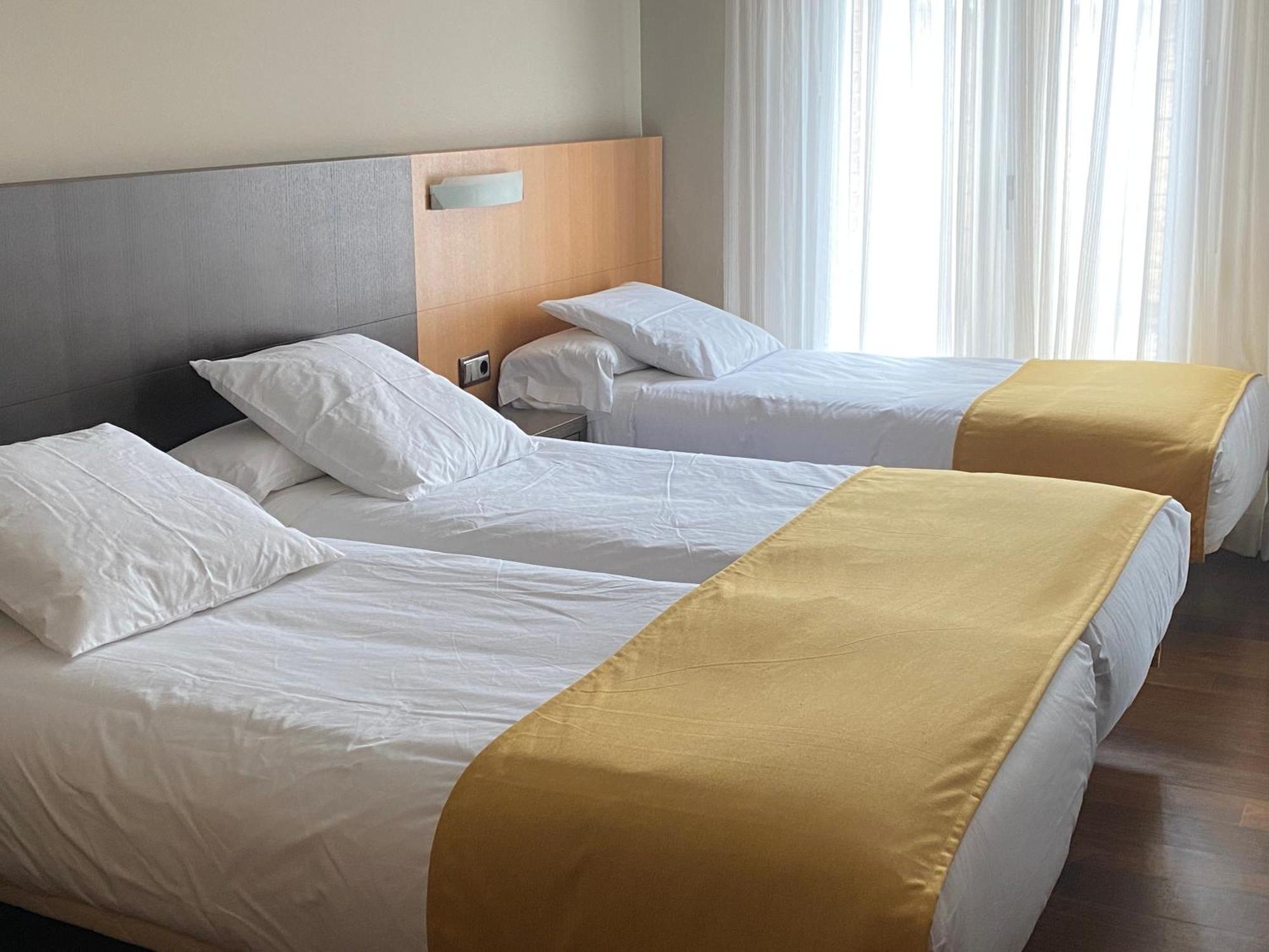 Hotel Rios San Adrian  Bagian luar foto
