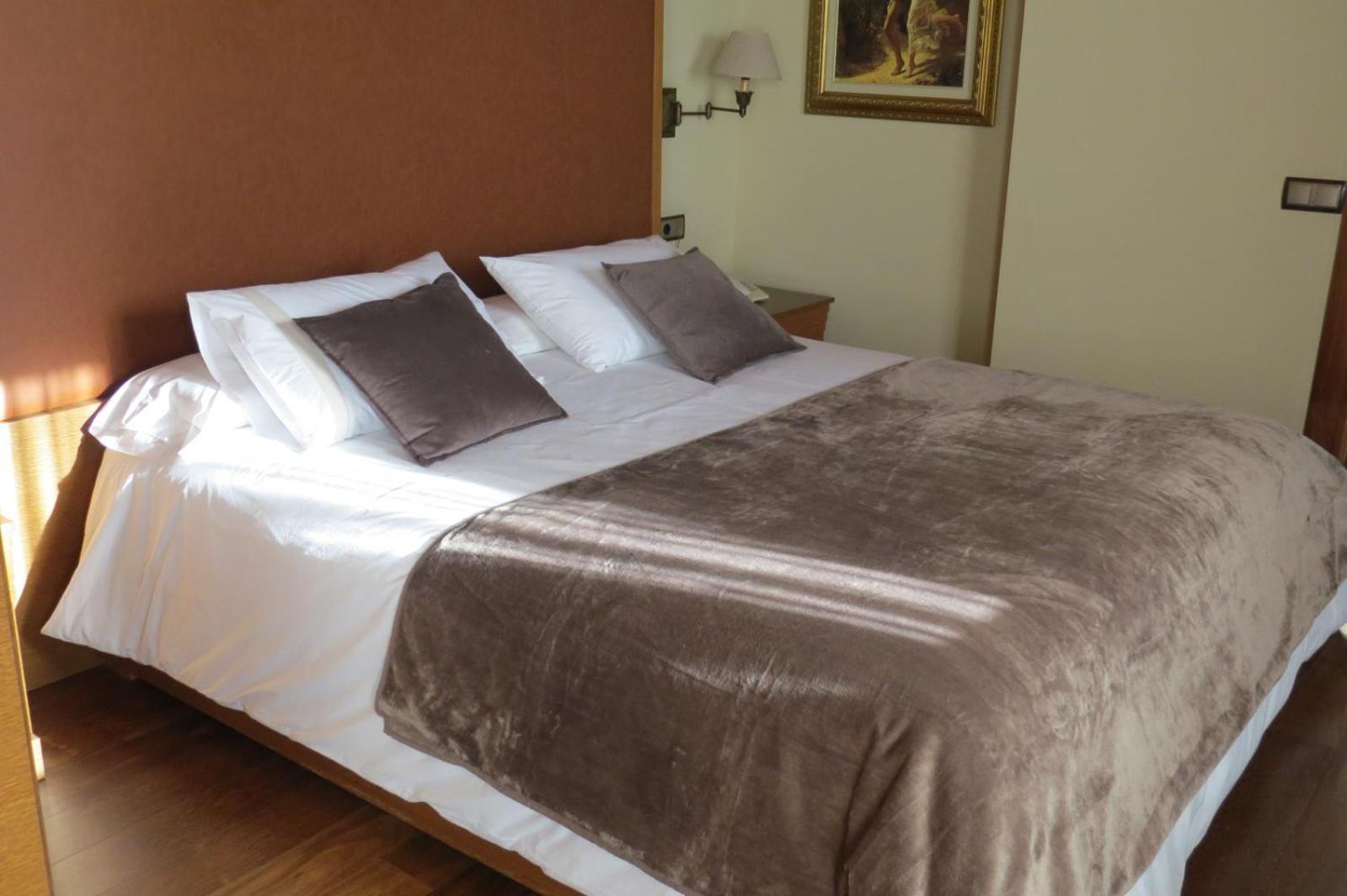 Hotel Rios San Adrian  Bagian luar foto
