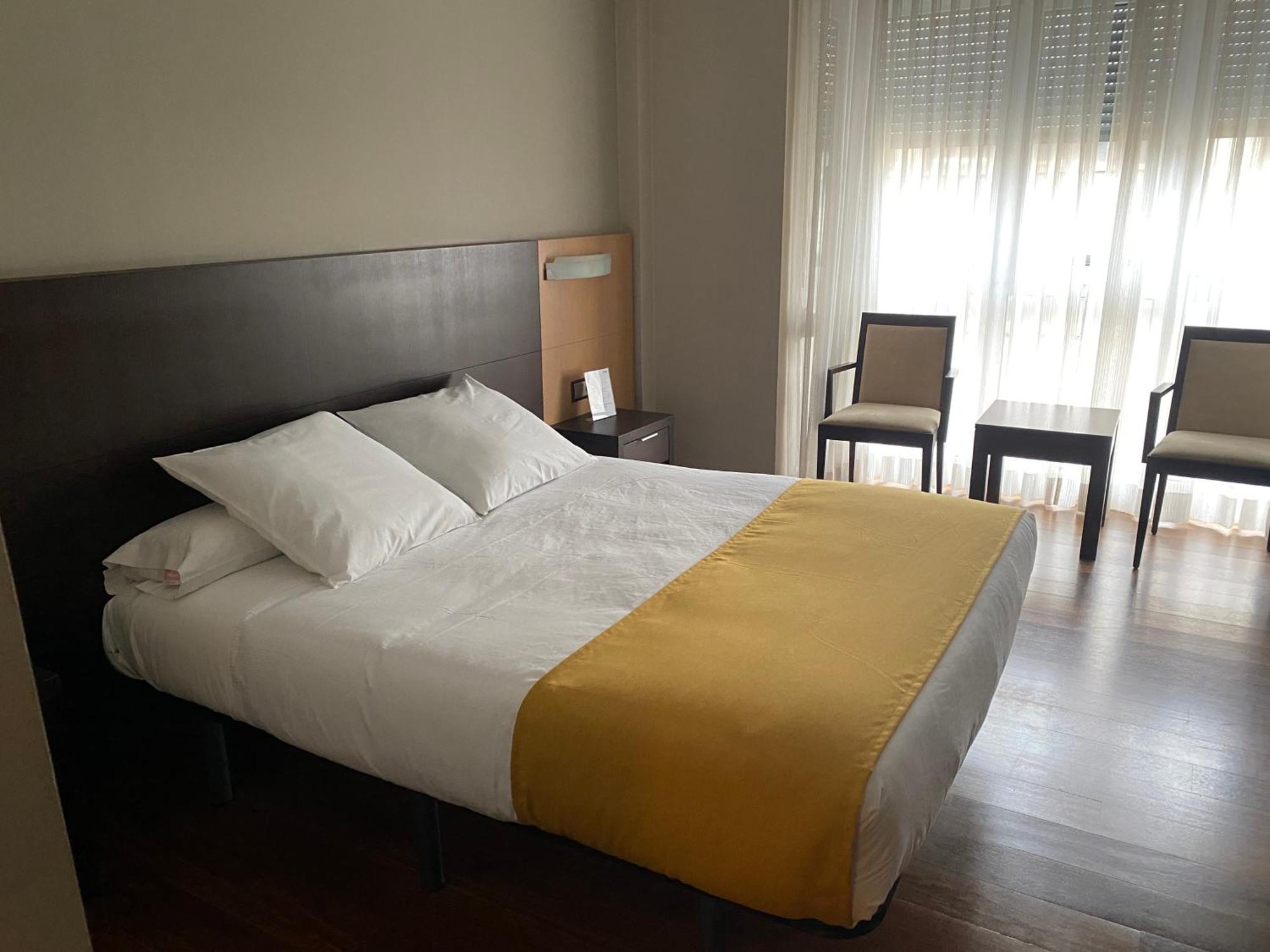 Hotel Rios San Adrian  Bagian luar foto