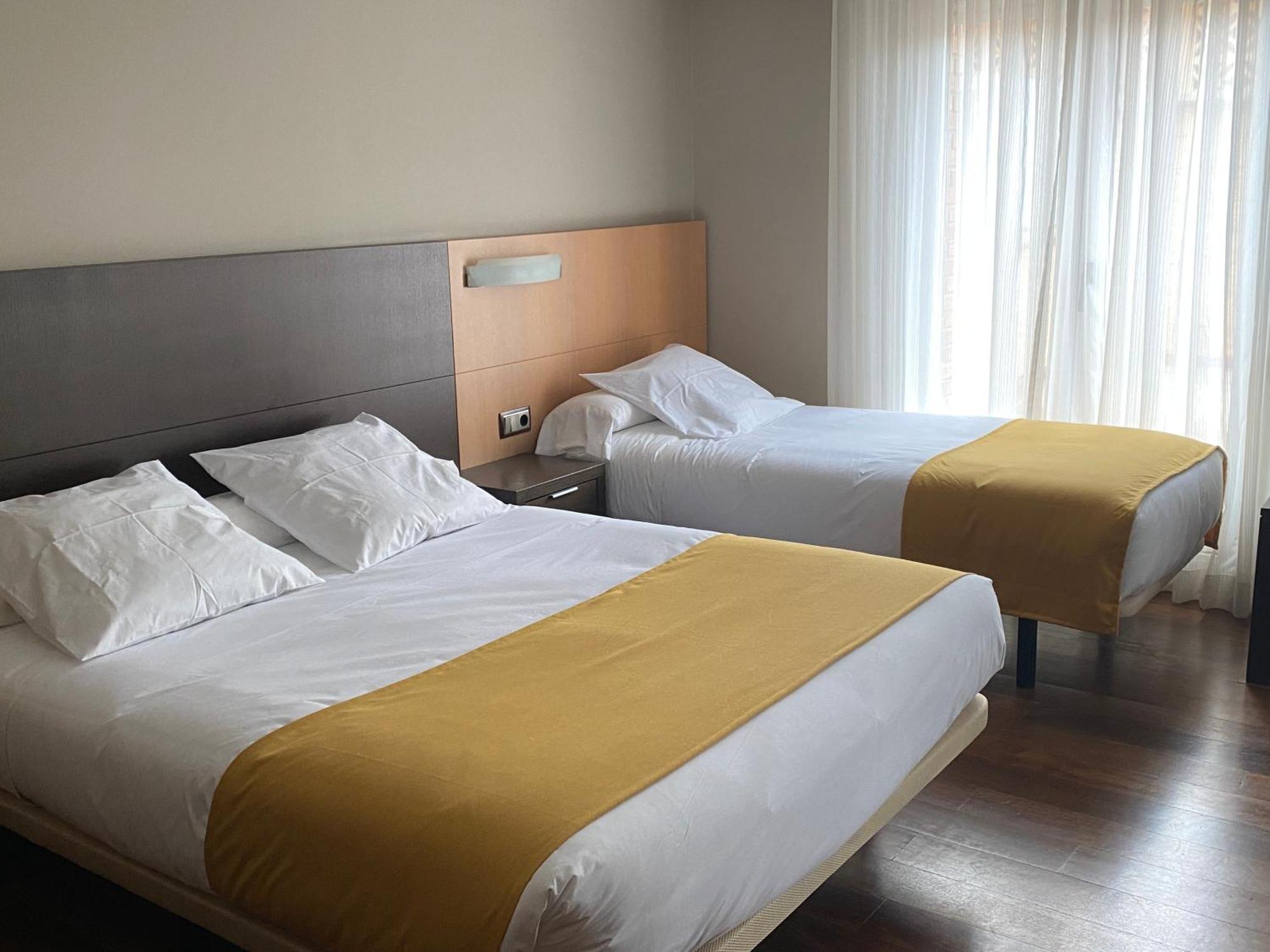 Hotel Rios San Adrian  Bagian luar foto