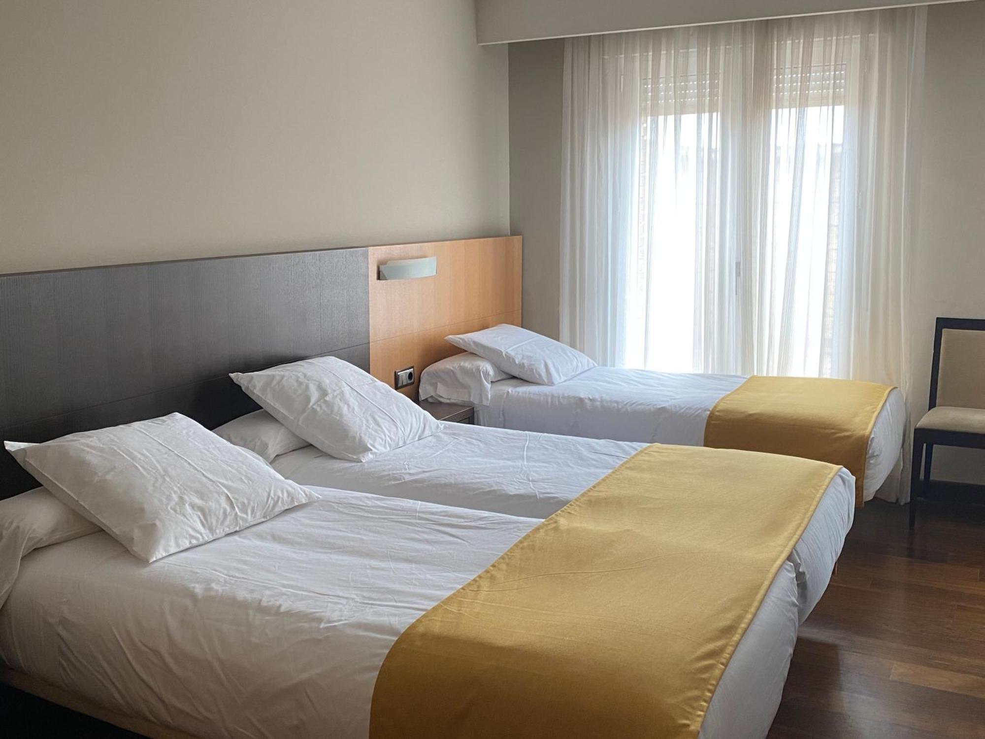 Hotel Rios San Adrian  Bagian luar foto