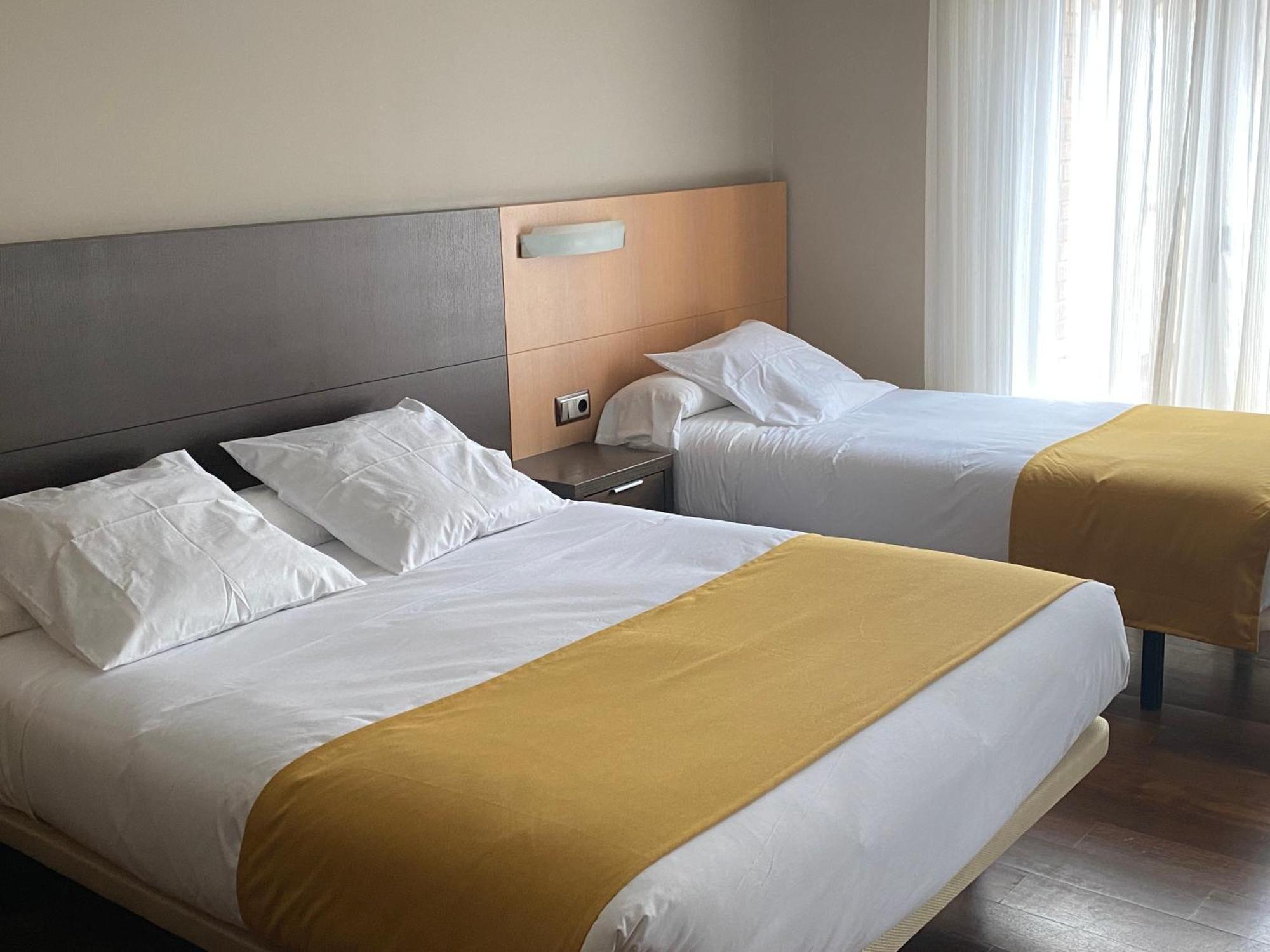 Hotel Rios San Adrian  Bagian luar foto